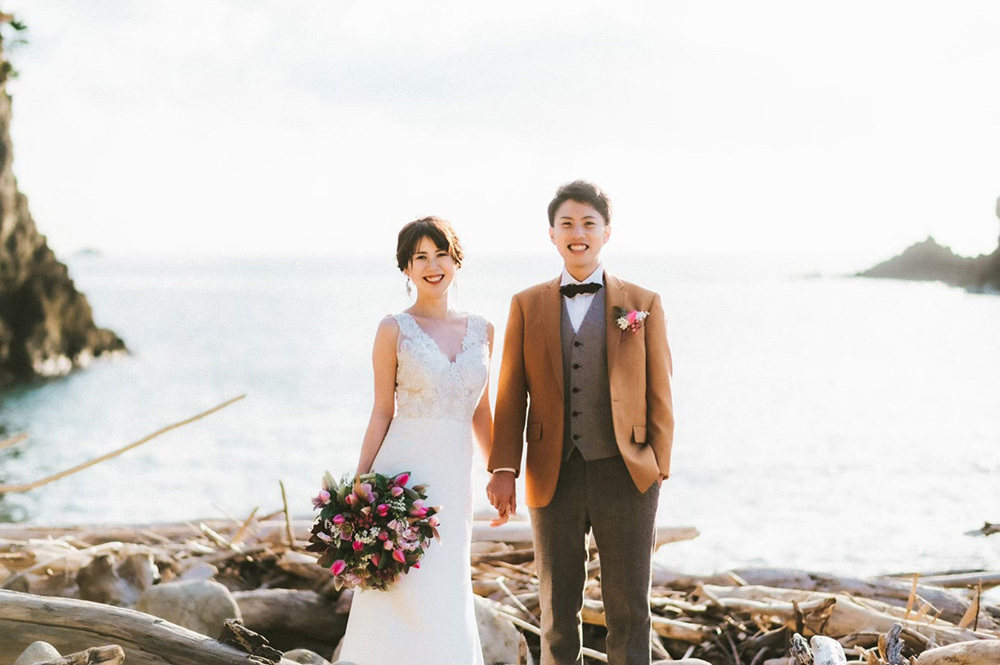 静岡フォトウエディングのフィーノスタイルで撮影した西伊豆の新郎新婦