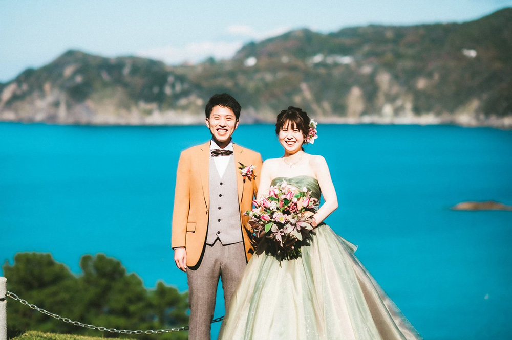 静岡フォトウエディングのフィーノスタイルで撮影した西伊豆の新郎新婦