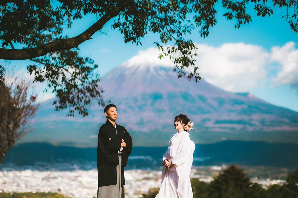 静岡フォトウエディングの白尾山公園で撮影した新郎新婦