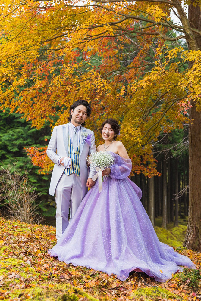 静岡フォトウエディングのフィーノスタイルで撮影した、ひのきの森のフォトウエディング画像5
