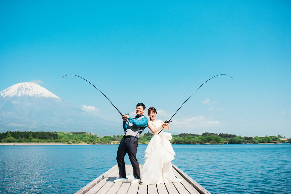 静岡フォトウエディングのフィーノスタイルで撮影したの田貫湖の新郎新婦
