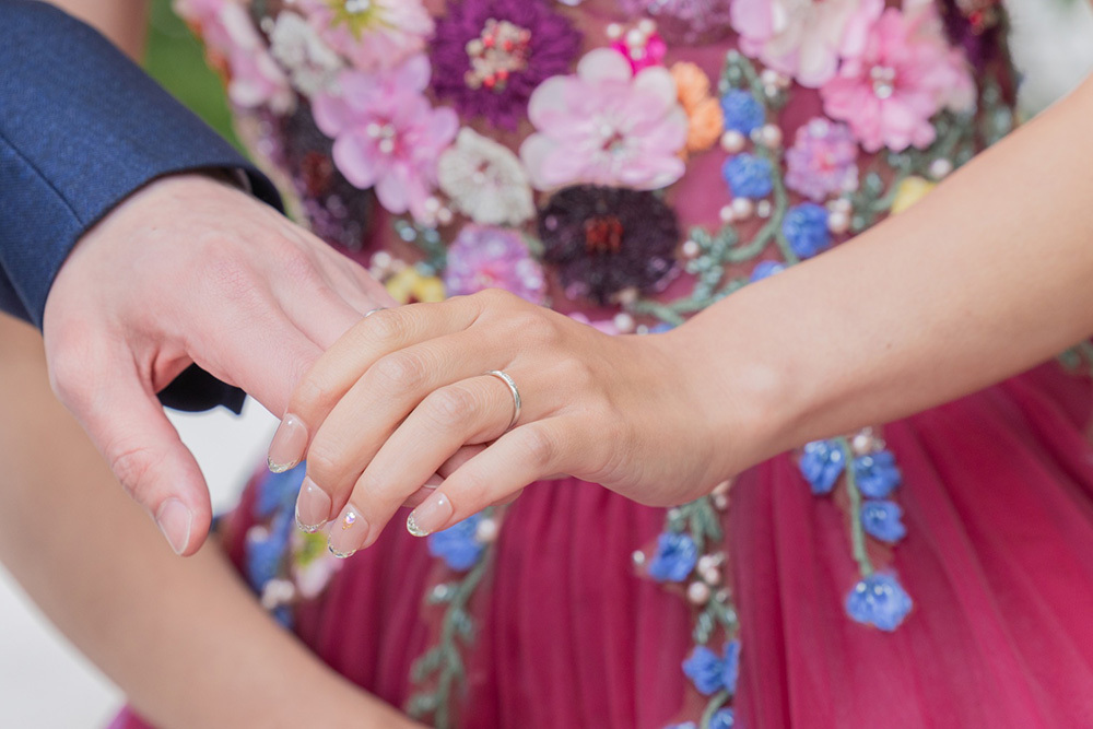 静岡フォトウエディングのフィーノスタイルで撮影した親水広場ふぃしゅーなの新郎新婦