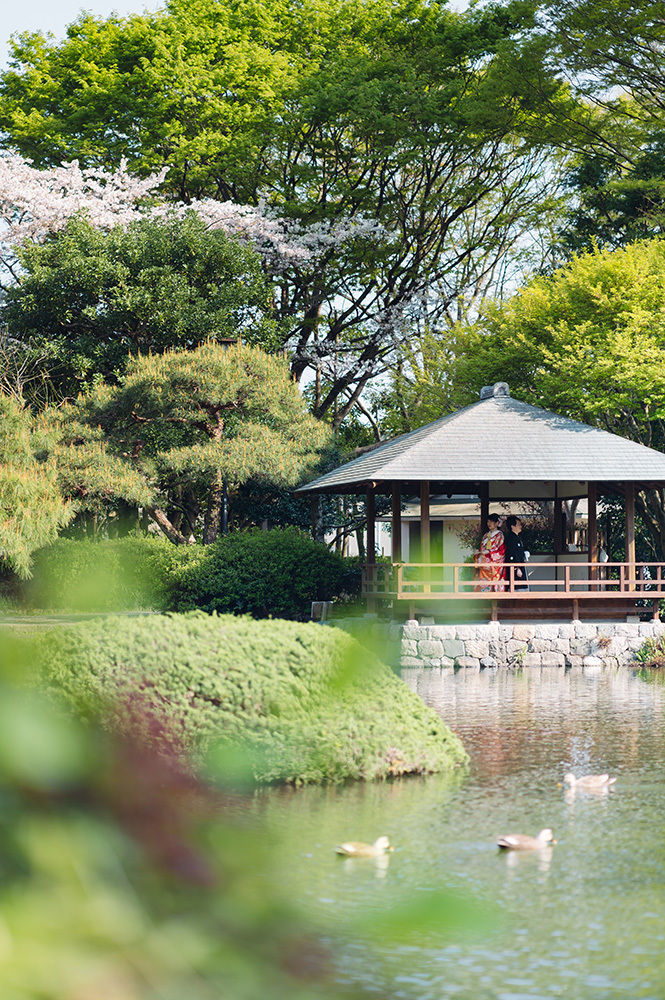 静岡フォトウエディングのフィーノスタイルで撮影した城北公園の新郎新婦