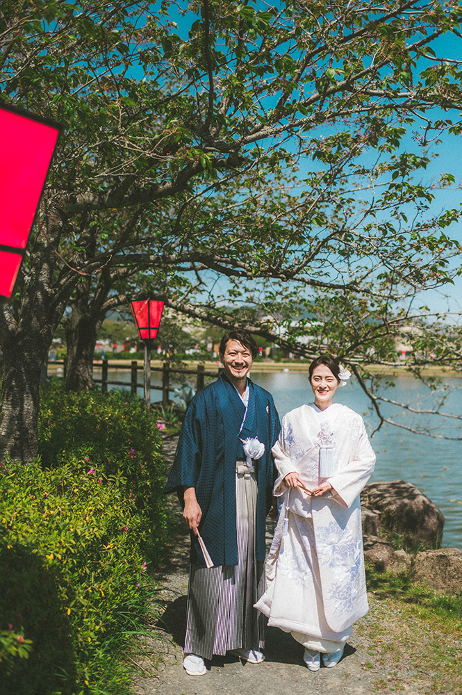 静岡フォトウエディングのフィーノスタイルで撮影した蓮華寺池公園の新郎新婦