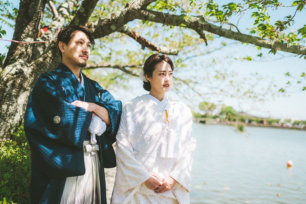 静岡フォトウエディングのフィーノスタイルで撮影した蓮華寺池公園の新郎新婦