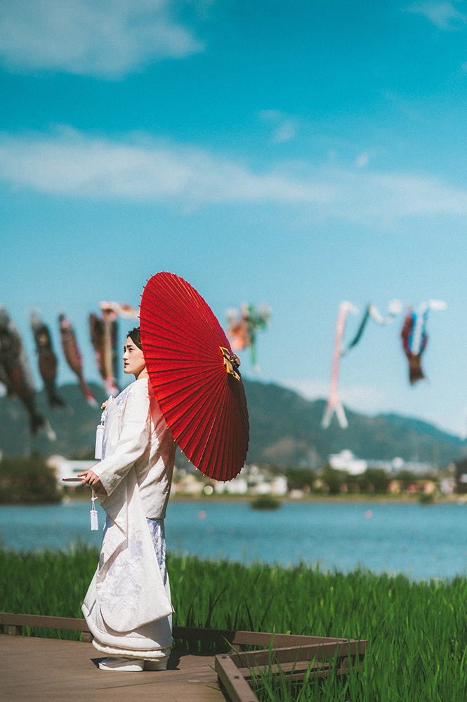 静岡フォトウエディングのフィーノスタイルで撮影した蓮華寺池公園の新郎新婦