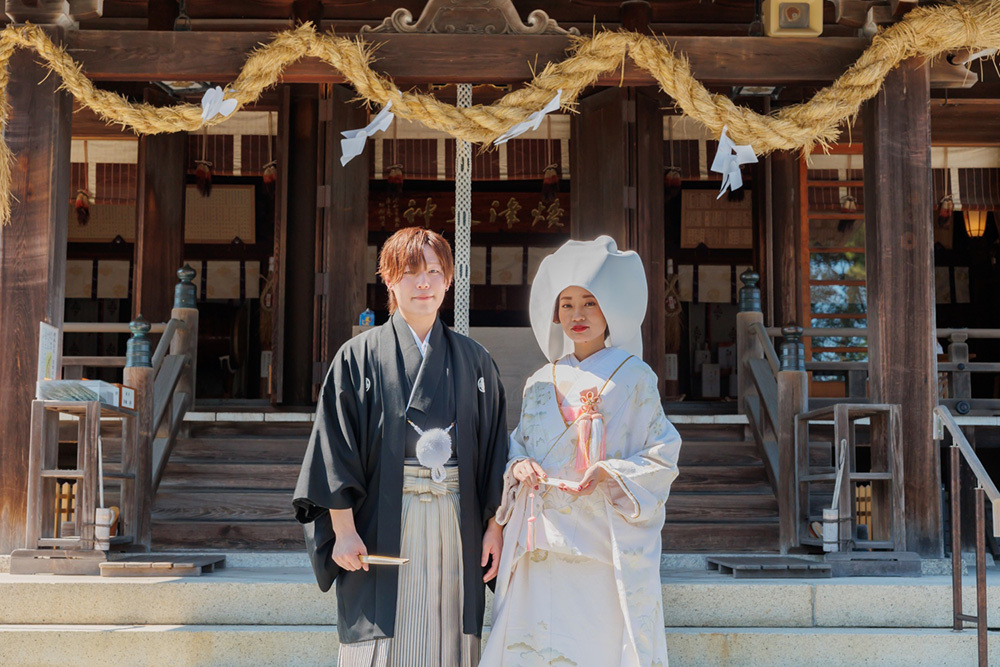 静岡フォトウエディングのフィーノスタイルで撮影した焼津神社の新郎新婦