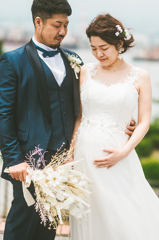 静岡フォトウエディングのフィーノスタイルで撮影した田子の浦みなと公園の新郎新婦