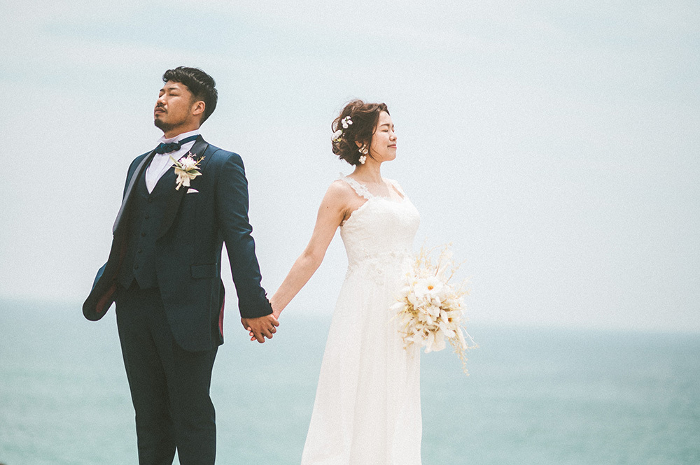 静岡フォトウエディングのフィーノスタイルで撮影した田子の浦みなと公園の新郎新婦