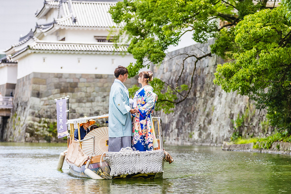 静岡フォトウエディングのフィーノスタイルで撮影した駿府城公園・葵舟の新郎新婦