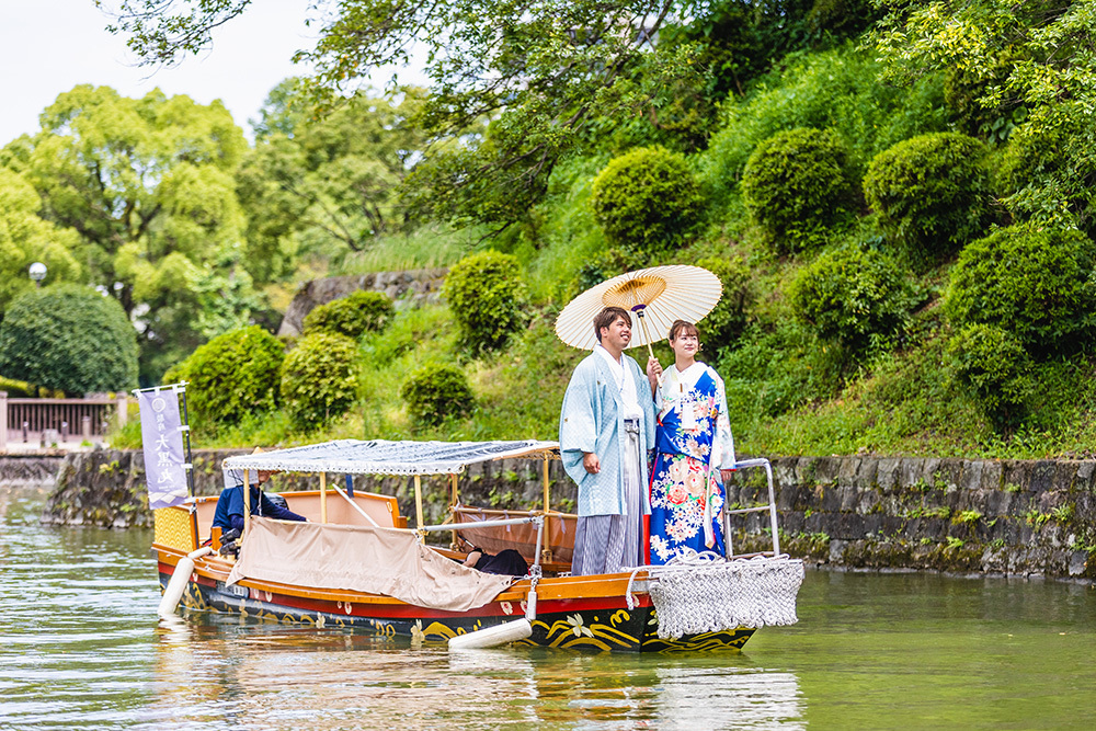 静岡フォトウエディングのフィーノスタイルで撮影した駿府城公園・葵舟の新郎新婦