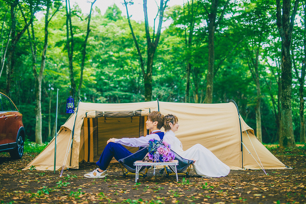 静岡フォトウエディングのフィーノスタイルで撮影したキャンプ＆アウトドアの新郎新婦