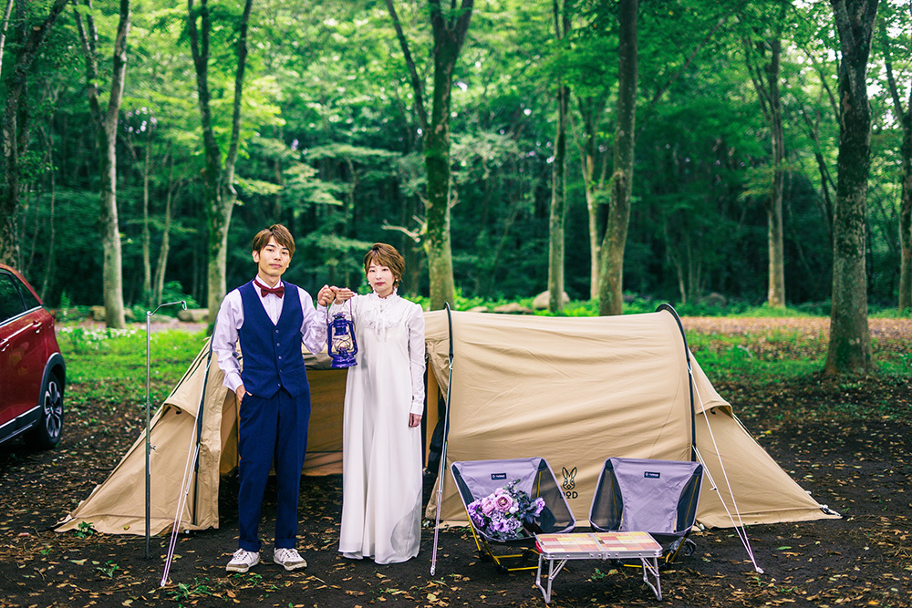静岡フォトウエディングのフィーノスタイルで撮影したキャンプ＆アウトドアの新郎新婦
