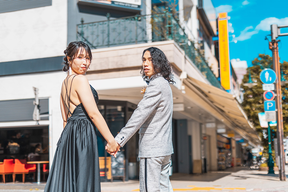 静岡フォトウエディングのフィーノスタイルで撮影した静岡市街地の新郎新婦