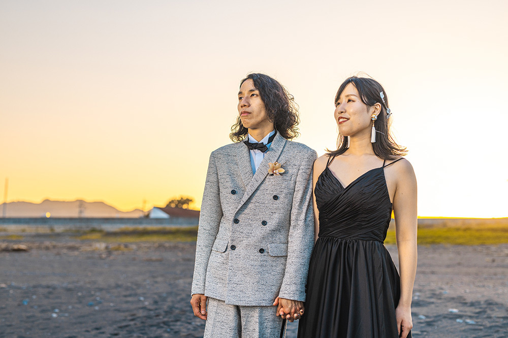 静岡フォトウエディングのフィーノスタイルで撮影したサンセットウェディング＆ナイトウエディングの新郎新婦