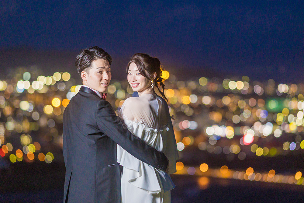静岡フォトウエディングのフィーノスタイルで撮影したサンセットウェディング＆ナイトウエディングの新郎新婦