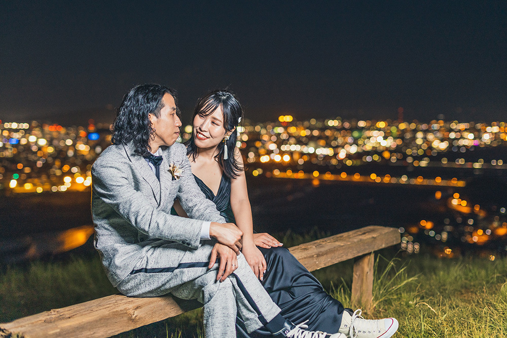 静岡フォトウエディングのフィーノスタイルで撮影したサンセットウェディング＆ナイトウエディングの新郎新婦