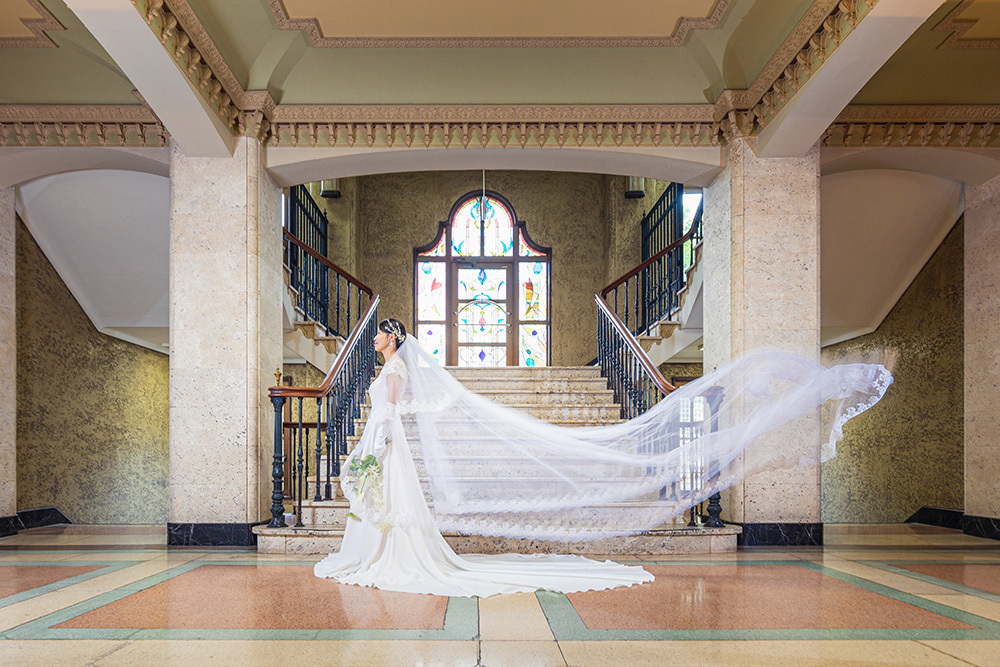 静岡フォトウエディングのフィーノスタイルで撮影した静岡市役所旧庁舎の新郎新婦