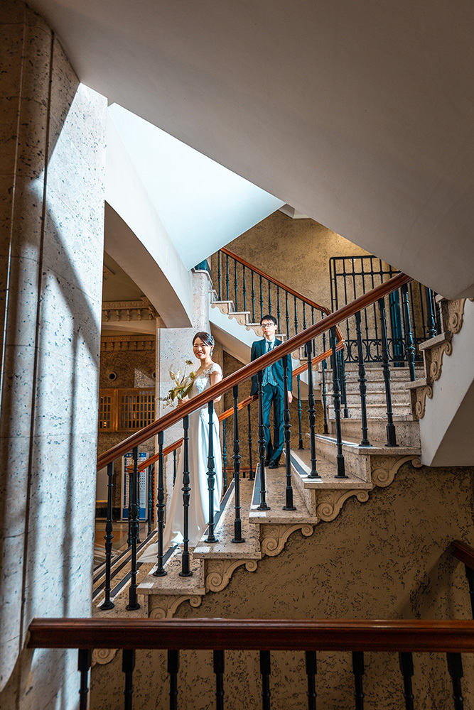 静岡フォトウエディングのフィーノスタイルで撮影した静岡市役所旧庁舎の新郎新婦