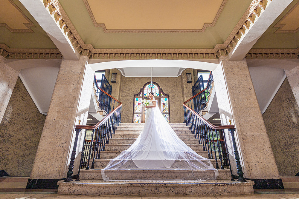 静岡フォトウエディングのフィーノスタイルで撮影した静岡市役所旧庁舎の新郎新婦