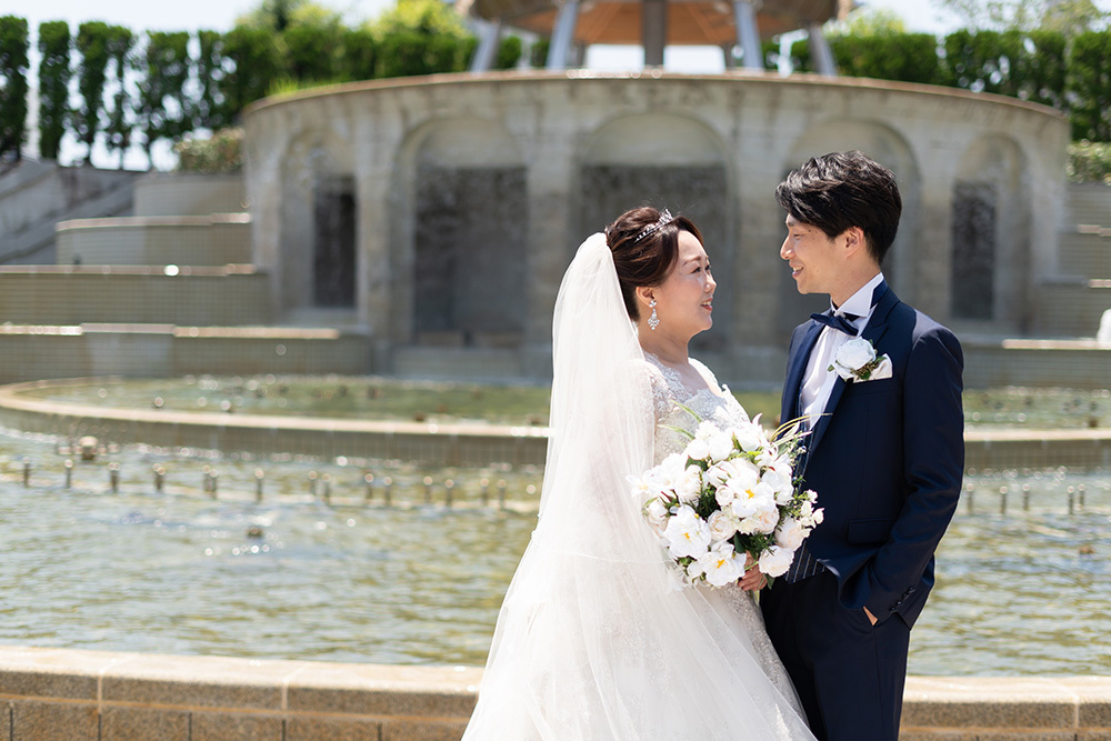 静岡フォトウエディングのフィーノスタイルで撮影した常磐公園の新郎新婦