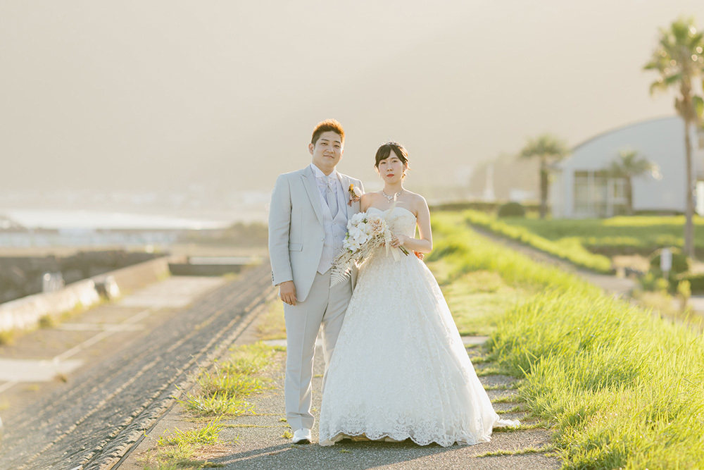 静岡フォトウエディングのフィーノスタイルで撮影した広野公園の新郎新婦