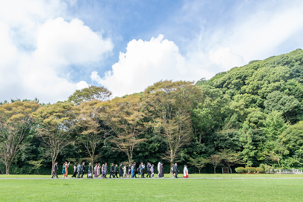 静岡フォトウエディングの静岡護国神社の新郎新婦