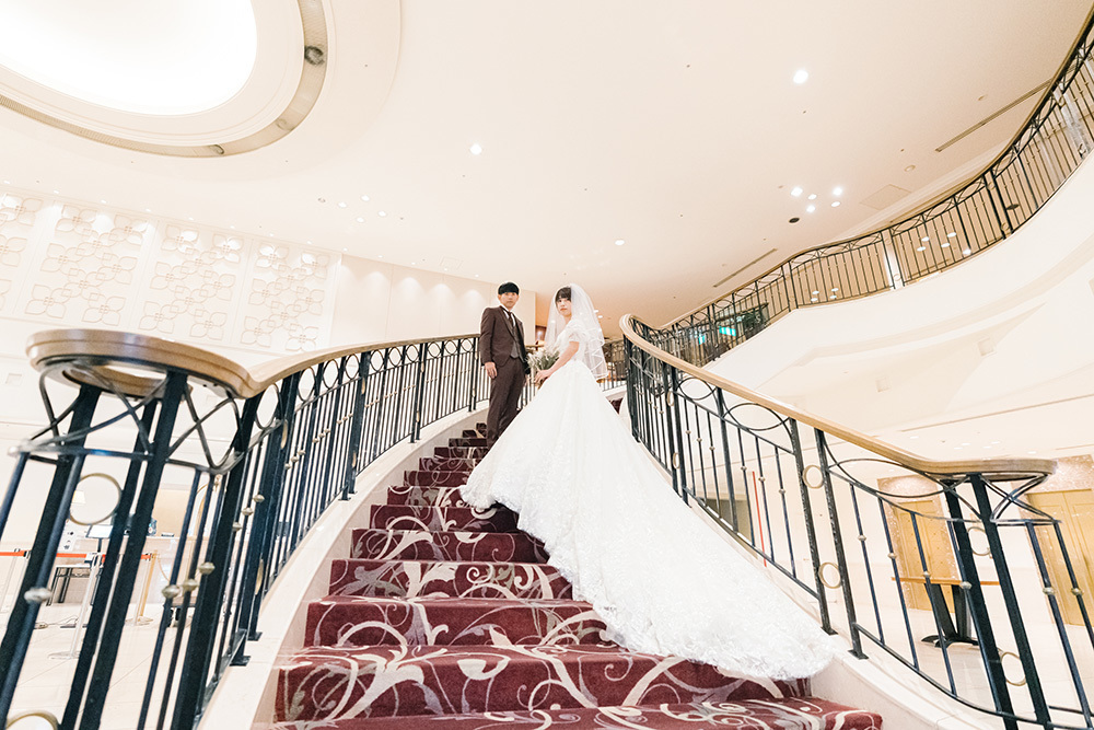 静岡フォトウエディングのフィーノスタイルで撮影したホテルグランヒルズ静岡の新郎新婦