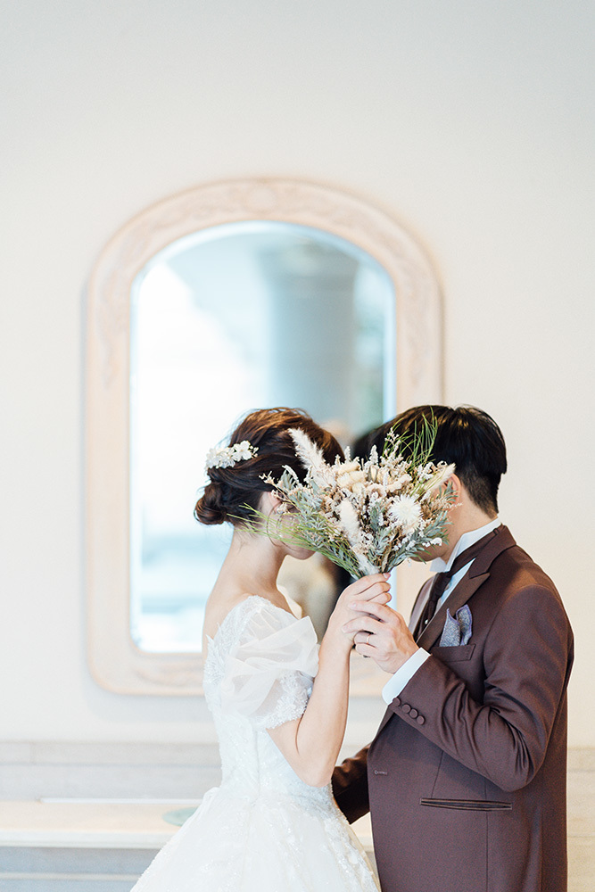 静岡フォトウエディングのフィーノスタイルで撮影したホテルグランヒルズ静岡の新郎新婦
