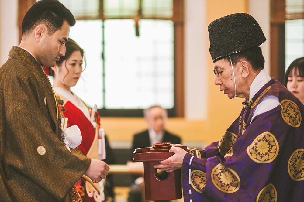 静岡フォトウエディングのフィーノスタイルで撮影した米之宮浅間神社の新郎新婦