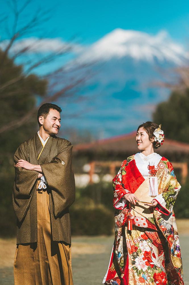 静岡フォトウエディングのフィーノスタイルで撮影した米之宮浅間神社の新郎新婦