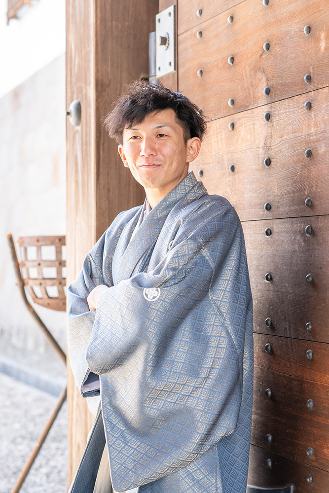 静岡フォトウエディングのフィーノスタイルで撮影した画像集2022年7月17日更新の駿府城公園・東御門の新郎