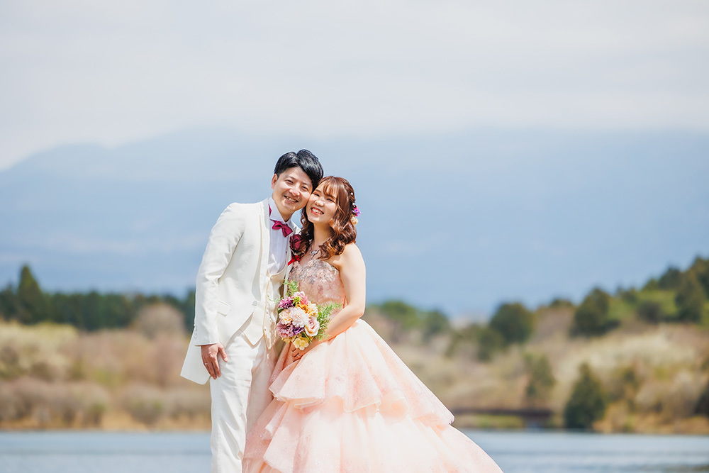 静岡フォトウエディングのフィーノスタイルで撮影したの田貫湖の新郎新婦