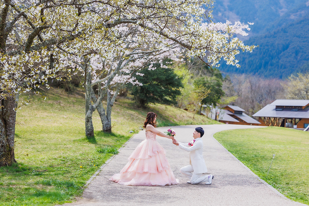 静岡フォトウエディングのフィーノスタイルで撮影したの田貫湖の新郎新婦