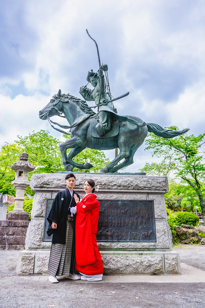 静岡フォトウエディングのフィーノスタイルで撮影した富士宮浅間大社の新郎新婦