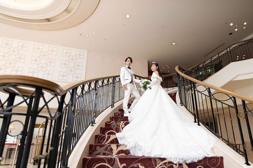 静岡フォトウエディングのフィーノスタイルで撮影したホテルグランヒルズ静岡の新郎新婦