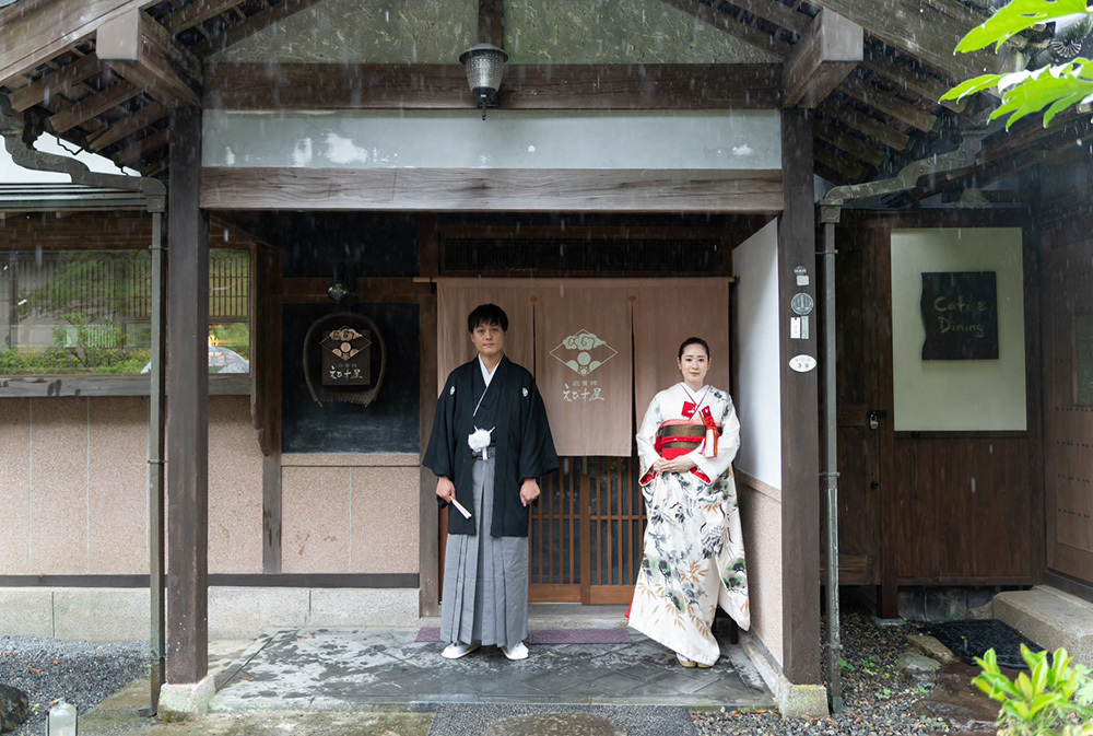 静岡フォトウエディングのフィーノスタイルで撮影した山梨エリアの迎賓館えびす屋の新郎新婦