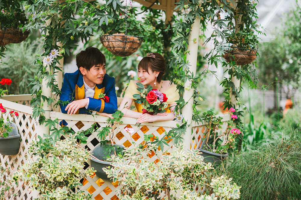 静岡フォトウエディングのフィーノスタイルで撮影した山梨エリアの山中湖花の都公園の新郎新婦