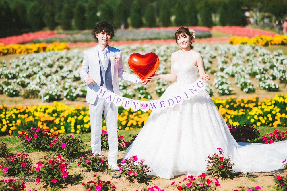 静岡フォトウエディングのフィーノスタイルで撮影した山梨エリアの山中湖花の都公園の新郎新婦