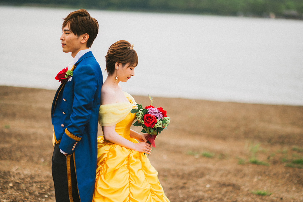 静岡フォトウエディングのフィーノスタイルで撮影した山梨エリアの山中湖交友プラザきららの新郎新婦