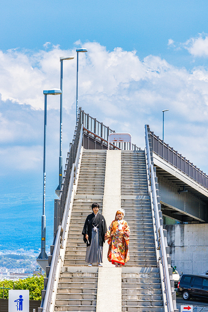 静岡フォトウエディングのフィーノスタイルで撮影した富士山夢の大橋の新郎新婦