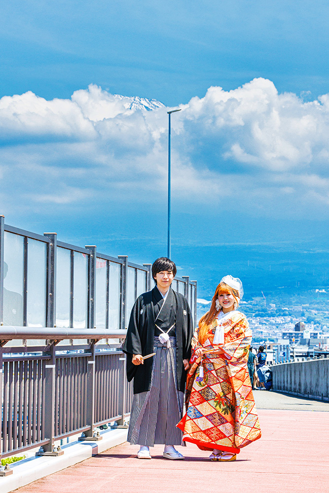 静岡フォトウエディングのフィーノスタイルで撮影した富士山夢の大橋の新郎新婦