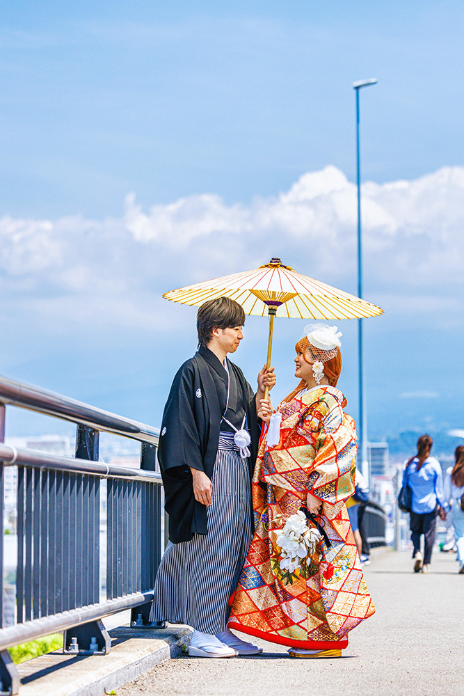 静岡フォトウエディングのフィーノスタイルで撮影した富士山夢の大橋の新郎新婦