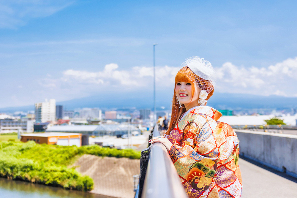 静岡フォトウエディングのフィーノスタイルで撮影した富士山夢の大橋の新郎新婦