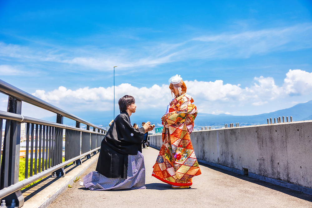 静岡フォトウエディングのフィーノスタイルで撮影した富士山夢の大橋の新郎新婦