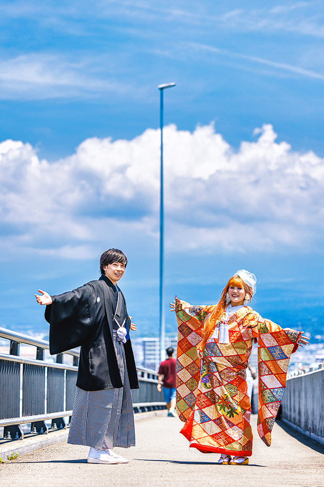 静岡フォトウエディングのフィーノスタイルで撮影した富士山夢の大橋の新郎新婦