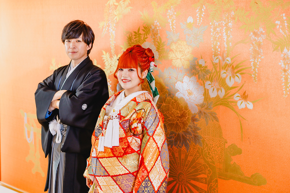 静岡フォトウェディングのフィーノスタイルのリニューアルしたフィーノ富士店での新郎新婦の写真撮影