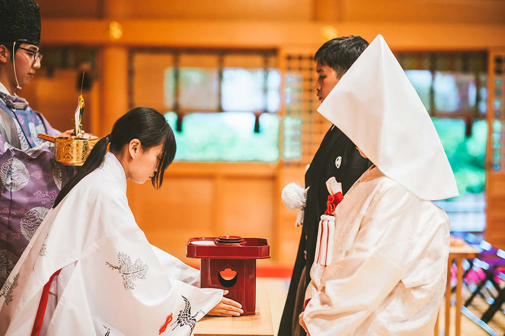 静岡フォトウエディングのフィーノスタイルで撮影した富知六所浅間神社（三日市浅間神社）の新郎新婦