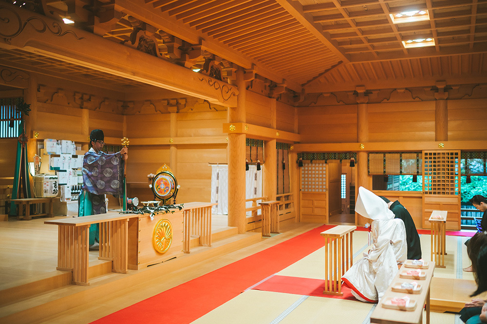 静岡フォトウエディングのフィーノスタイルで撮影した富知六所浅間神社（三日市浅間神社）の新郎新婦