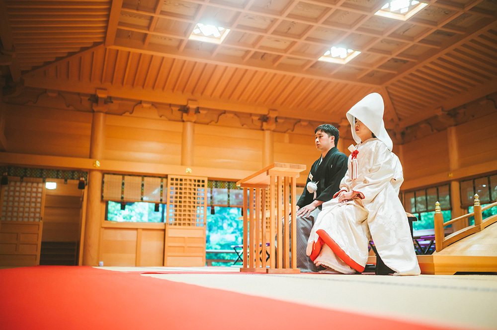 静岡フォトウエディングのフィーノスタイルで撮影した富知六所浅間神社（三日市浅間神社）の新郎新婦
